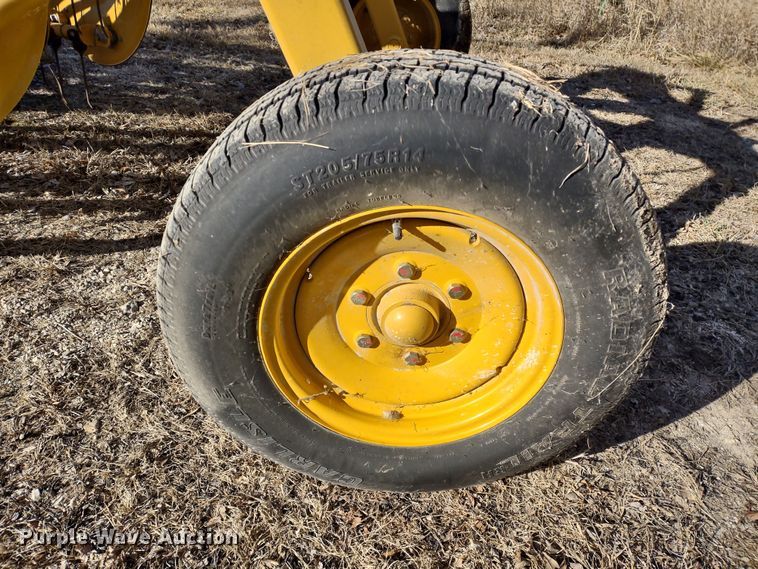 image for item DR8161 Vermeer R2300  hay rake