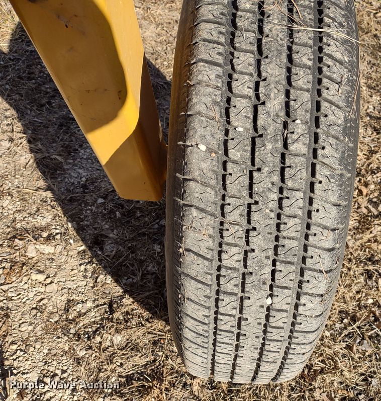 image for item DR8161 Vermeer R2300  hay rake