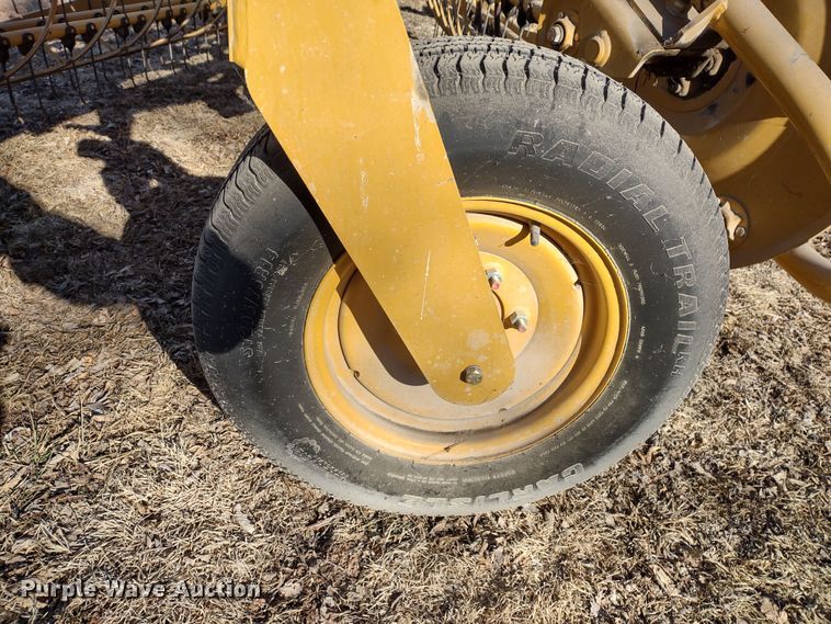 image for item DR8161 Vermeer R2300  hay rake