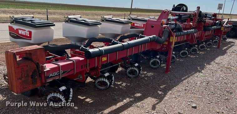 image for item DS2752 AGCO White 8700  planter