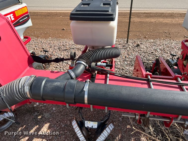 image for item DS2752 AGCO White 8700  planter