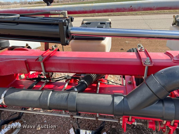 image for item DS2752 AGCO White 8700  planter