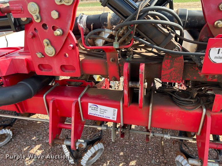 image for item DS2752 AGCO White 8700  planter