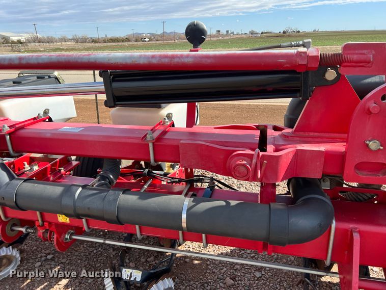 image for item DS2752 AGCO White 8700  planter