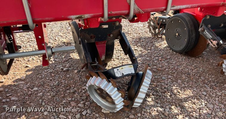 image for item DS2752 AGCO White 8700  planter