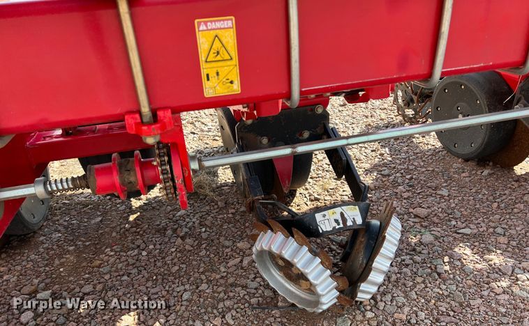 image for item DS2752 AGCO White 8700  planter