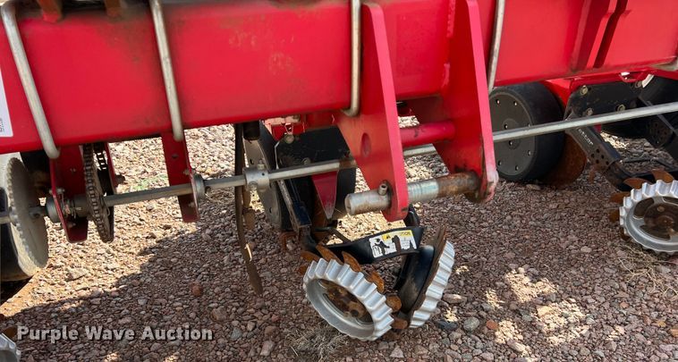 image for item DS2752 AGCO White 8700  planter