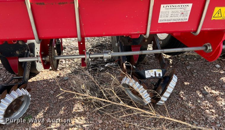 image for item DS2752 AGCO White 8700  planter