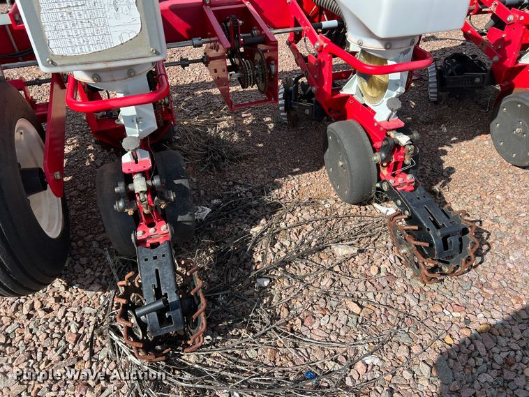 image for item DS2752 AGCO White 8700  planter