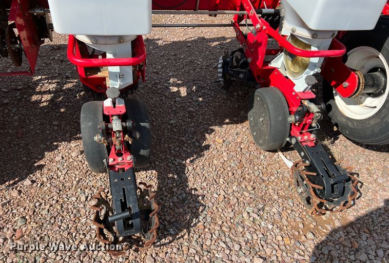 image for item DS2752 AGCO White 8700  planter