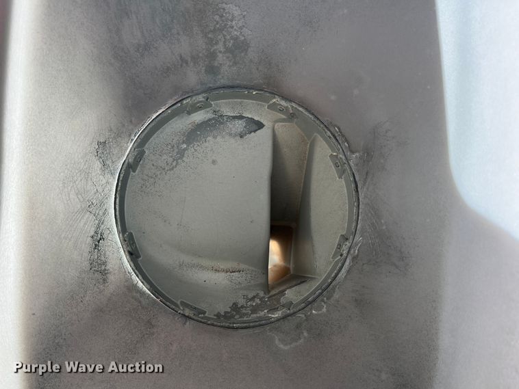 image for item DS2752 AGCO White 8700  planter