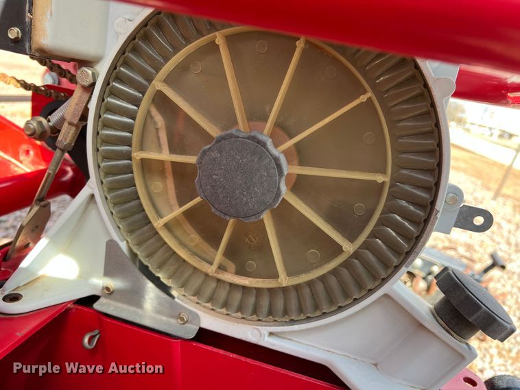 image for item DS2752 AGCO White 8700  planter