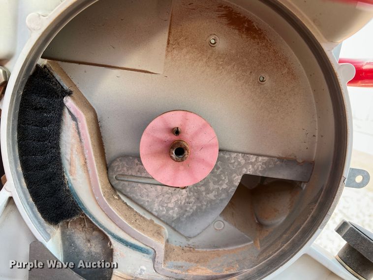 image for item DS2752 AGCO White 8700  planter