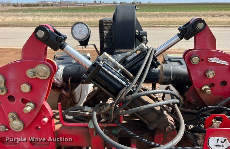 image for item DS2752 AGCO White 8700  planter