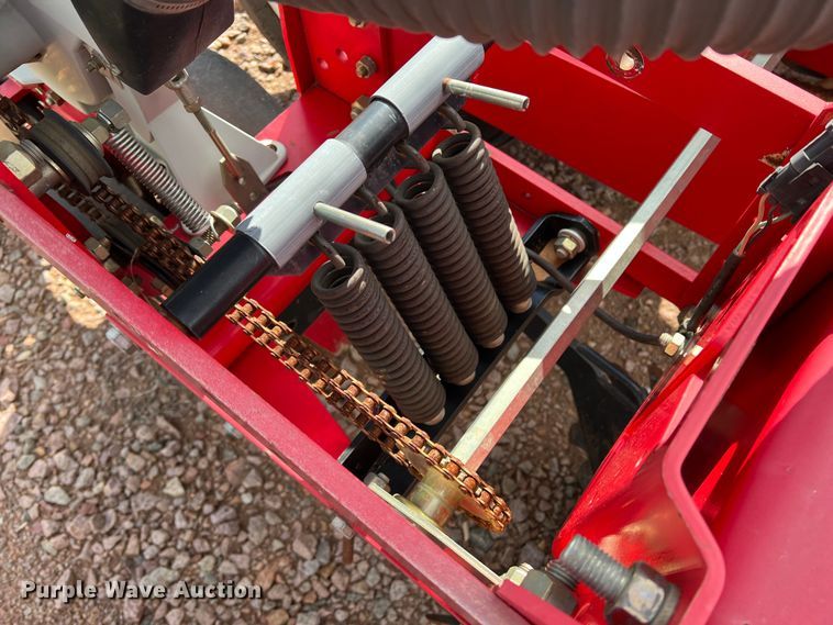 image for item DS2752 AGCO White 8700  planter