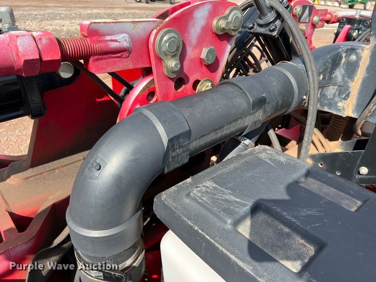 image for item DS2752 AGCO White 8700  planter