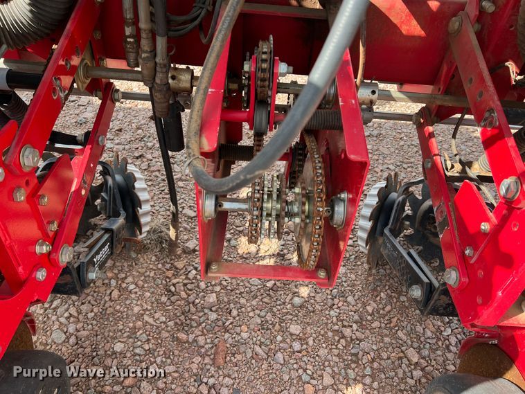 image for item DS2752 AGCO White 8700  planter