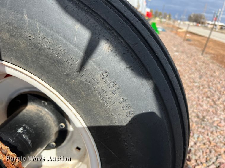 image for item DS2752 AGCO White 8700  planter