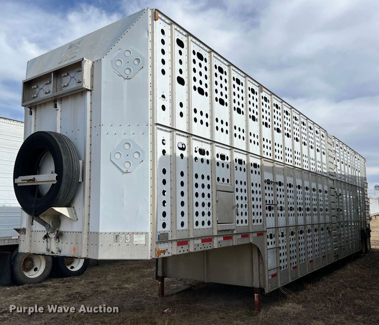 image for item ID9415 1989 Guthrie  livestock trailer