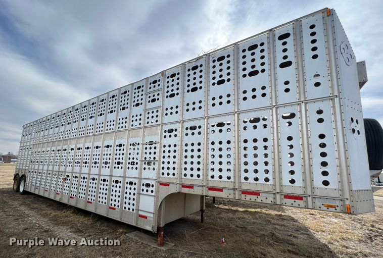 image for item ID9415 1989 Guthrie  livestock trailer