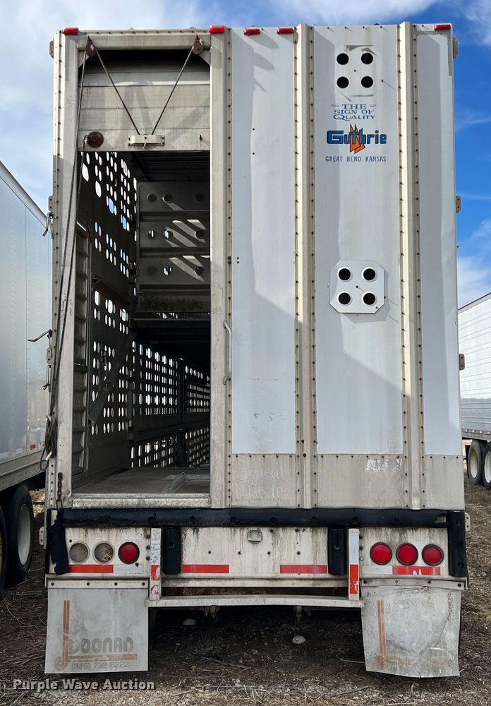 image for item ID9415 1989 Guthrie  livestock trailer