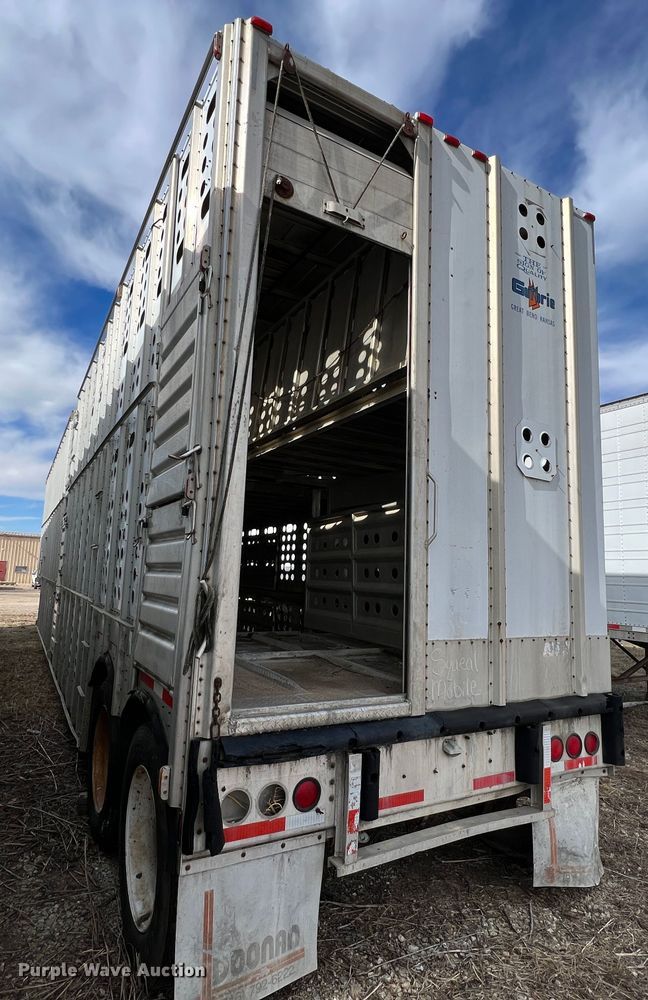image for item ID9415 1989 Guthrie  livestock trailer