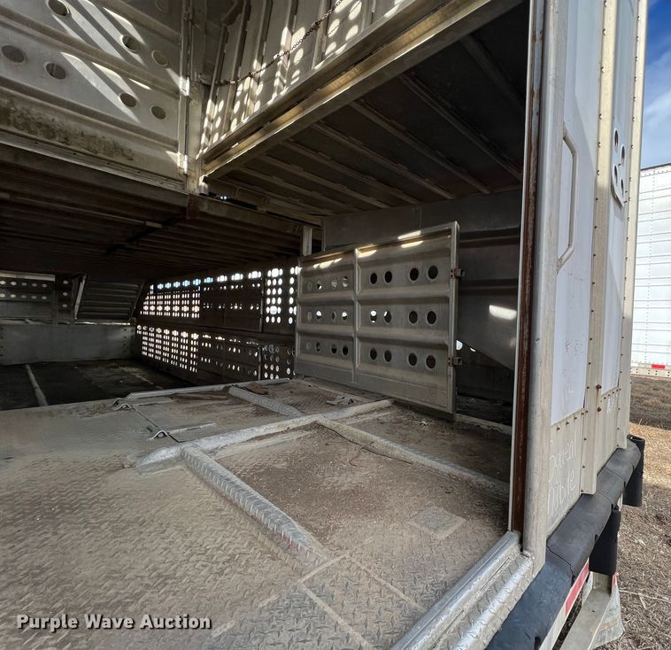 image for item ID9415 1989 Guthrie  livestock trailer