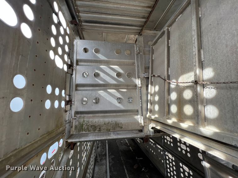 image for item ID9415 1989 Guthrie  livestock trailer