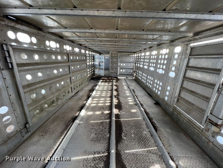 image for item ID9415 1989 Guthrie  livestock trailer