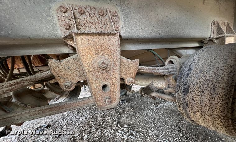 image for item ID9415 1989 Guthrie  livestock trailer