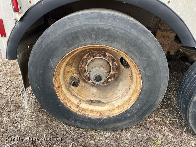 image for item ID9415 1989 Guthrie  livestock trailer