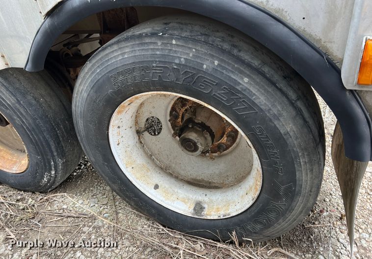 image for item ID9415 1989 Guthrie  livestock trailer