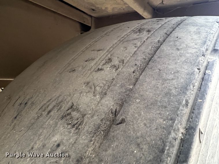 image for item ID9415 1989 Guthrie  livestock trailer