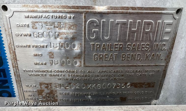 image for item ID9415 1989 Guthrie  livestock trailer