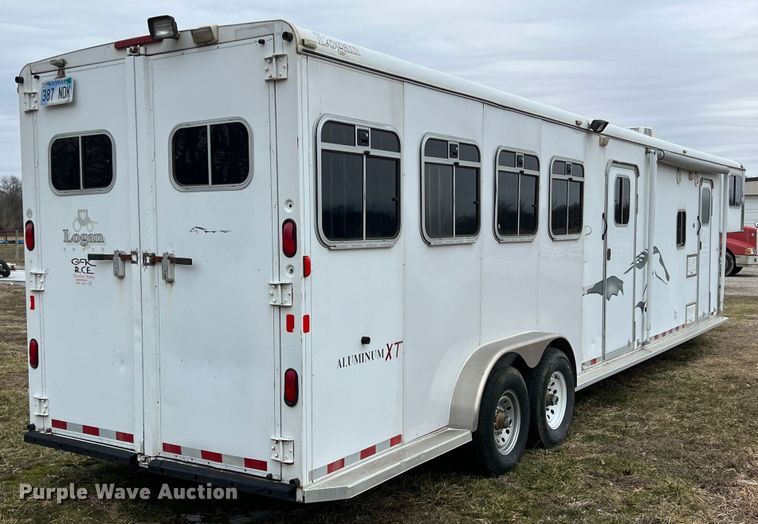 image for item ID9488 2005 Logan Coach  livestock trailer