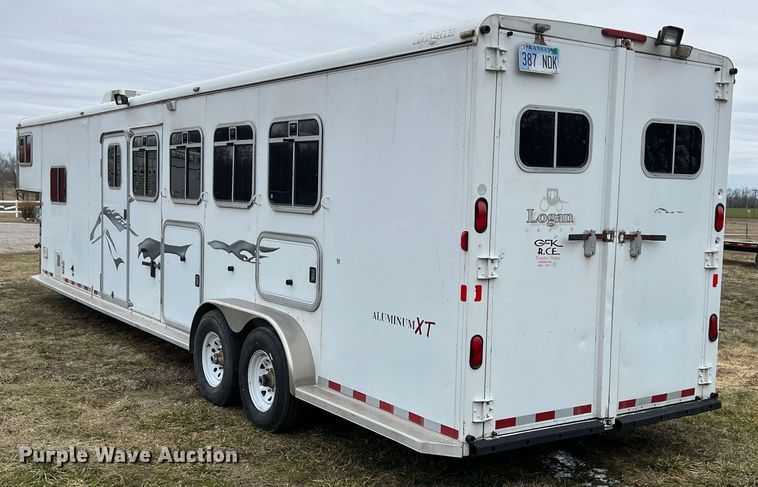 image for item ID9488 2005 Logan Coach  livestock trailer