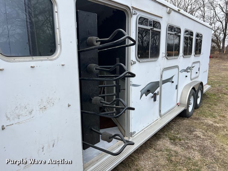 image for item ID9488 2005 Logan Coach  livestock trailer