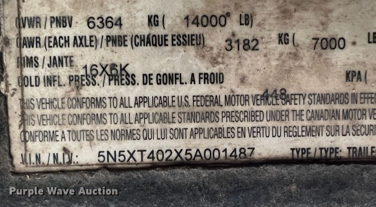 image for item ID9488 2005 Logan Coach  livestock trailer