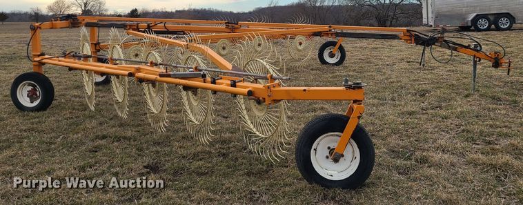 image for item JG9478 2006 Enrossi RTVHB  hay rake