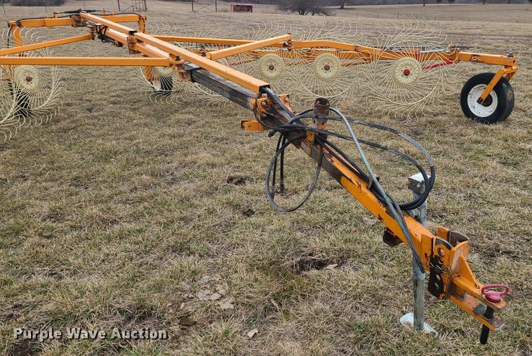 image for item JG9478 2006 Enrossi RTVHB  hay rake