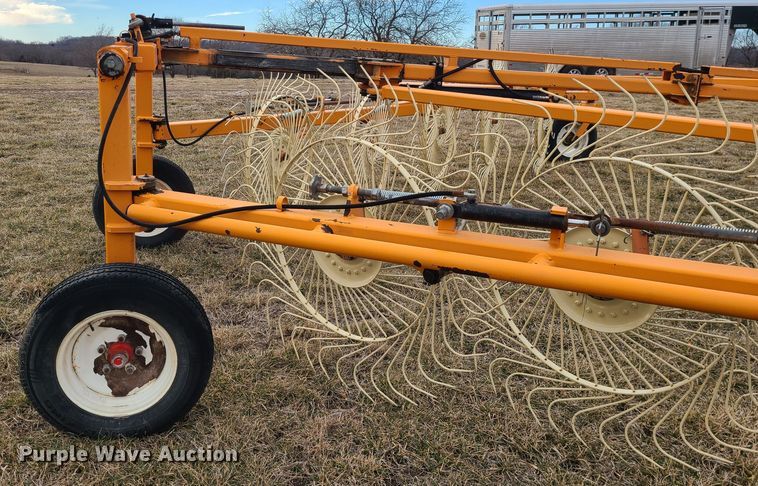 image for item JG9478 2006 Enrossi RTVHB  hay rake