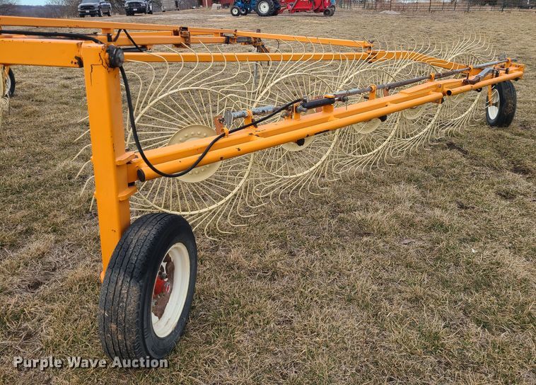 image for item JG9478 2006 Enrossi RTVHB  hay rake