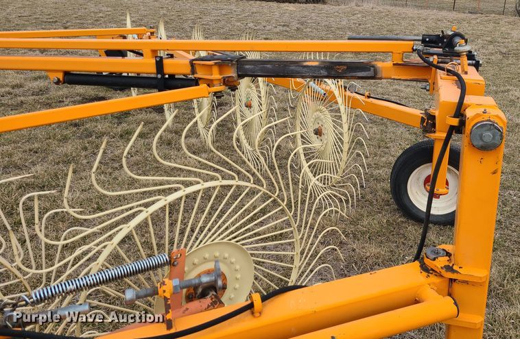 image for item JG9478 2006 Enrossi RTVHB  hay rake