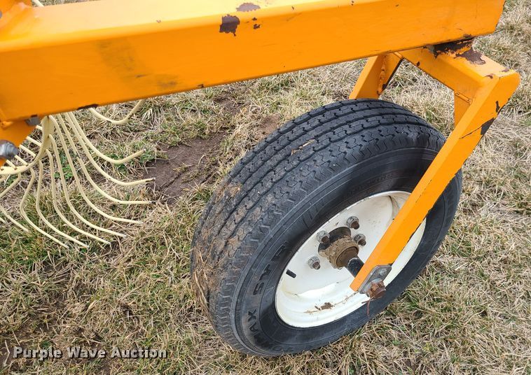 image for item JG9478 2006 Enrossi RTVHB  hay rake