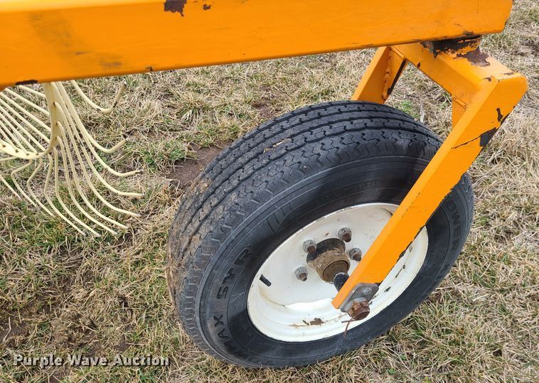 image for item JG9478 2006 Enrossi RTVHB  hay rake