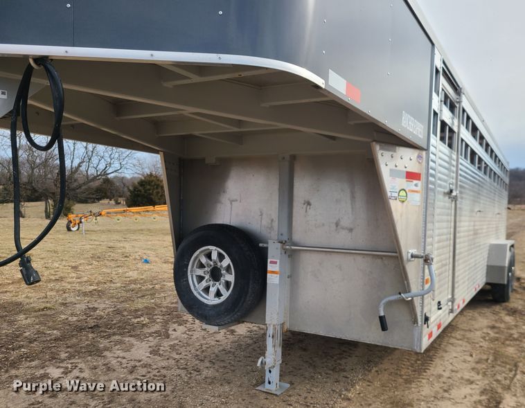 image for item JG9479 2021 Sundowner Rancher Express  livestock trailer