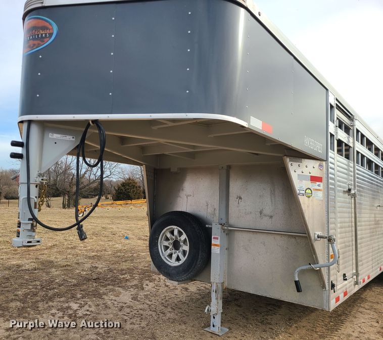 image for item JG9479 2021 Sundowner Rancher Express  livestock trailer