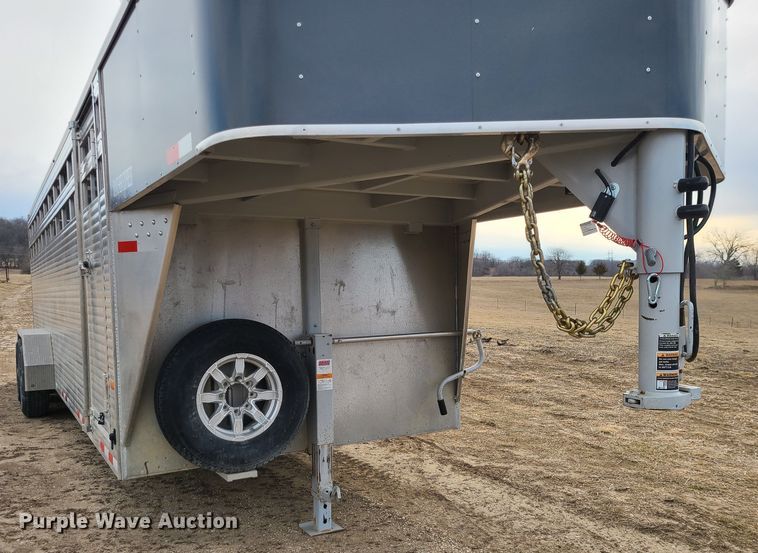 image for item JG9479 2021 Sundowner Rancher Express  livestock trailer