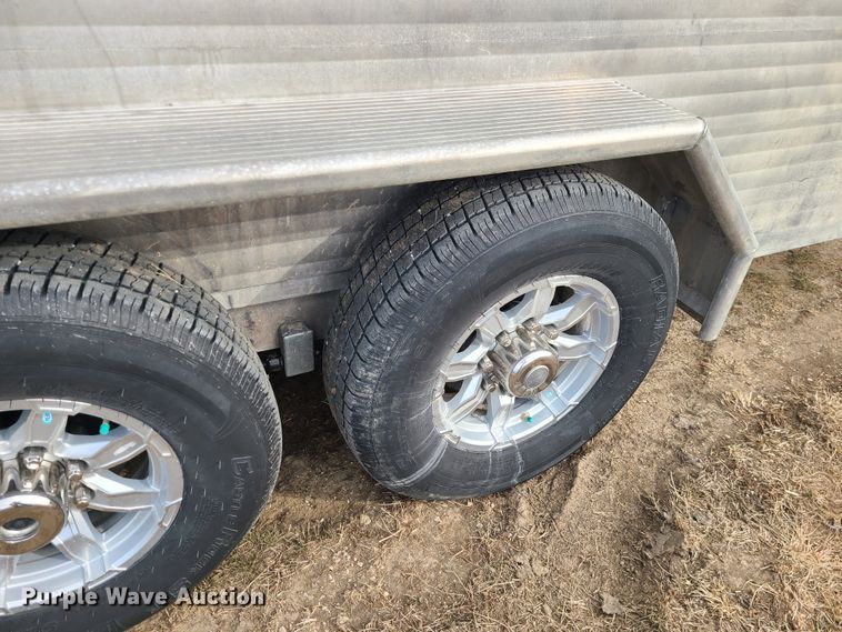 image for item JG9479 2021 Sundowner Rancher Express  livestock trailer