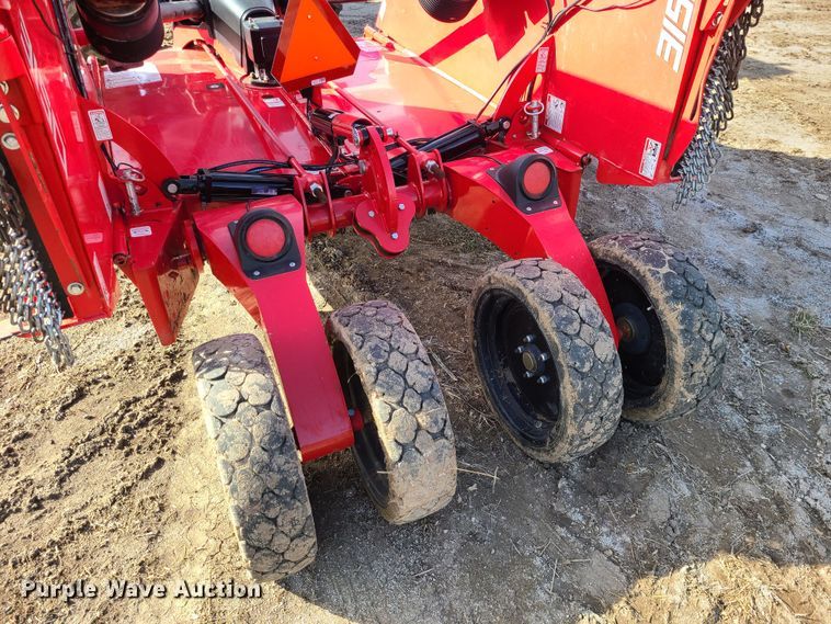 image for item JG9480 Rhino Apex 3150  batwing finish mower